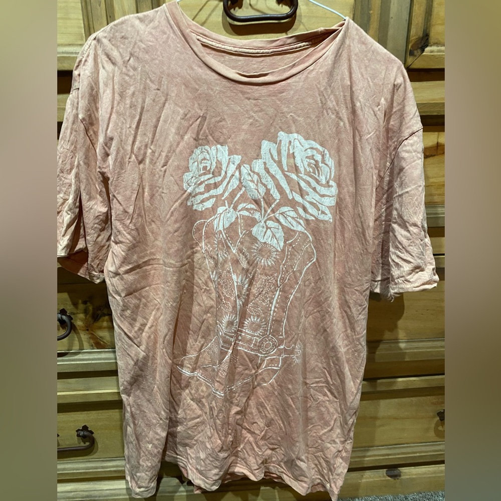 Cute western t shirt. Vintage look, not vintage. Worn only once. Women’s xl